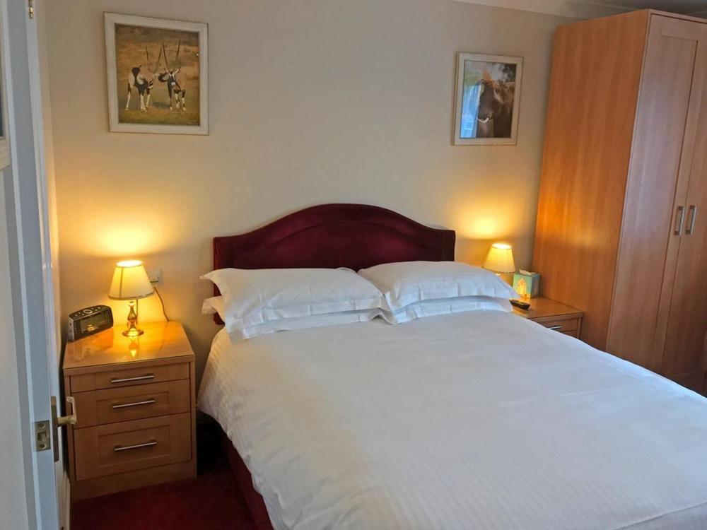 Merton House Worthing Room photo