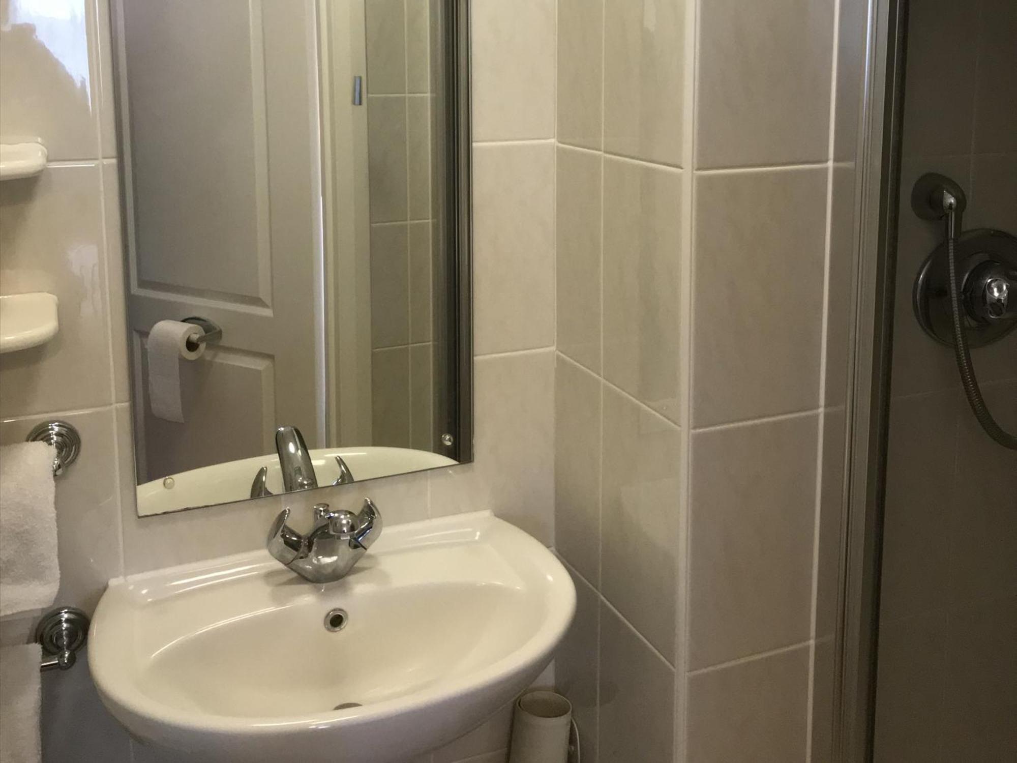 Merton House Worthing Room photo