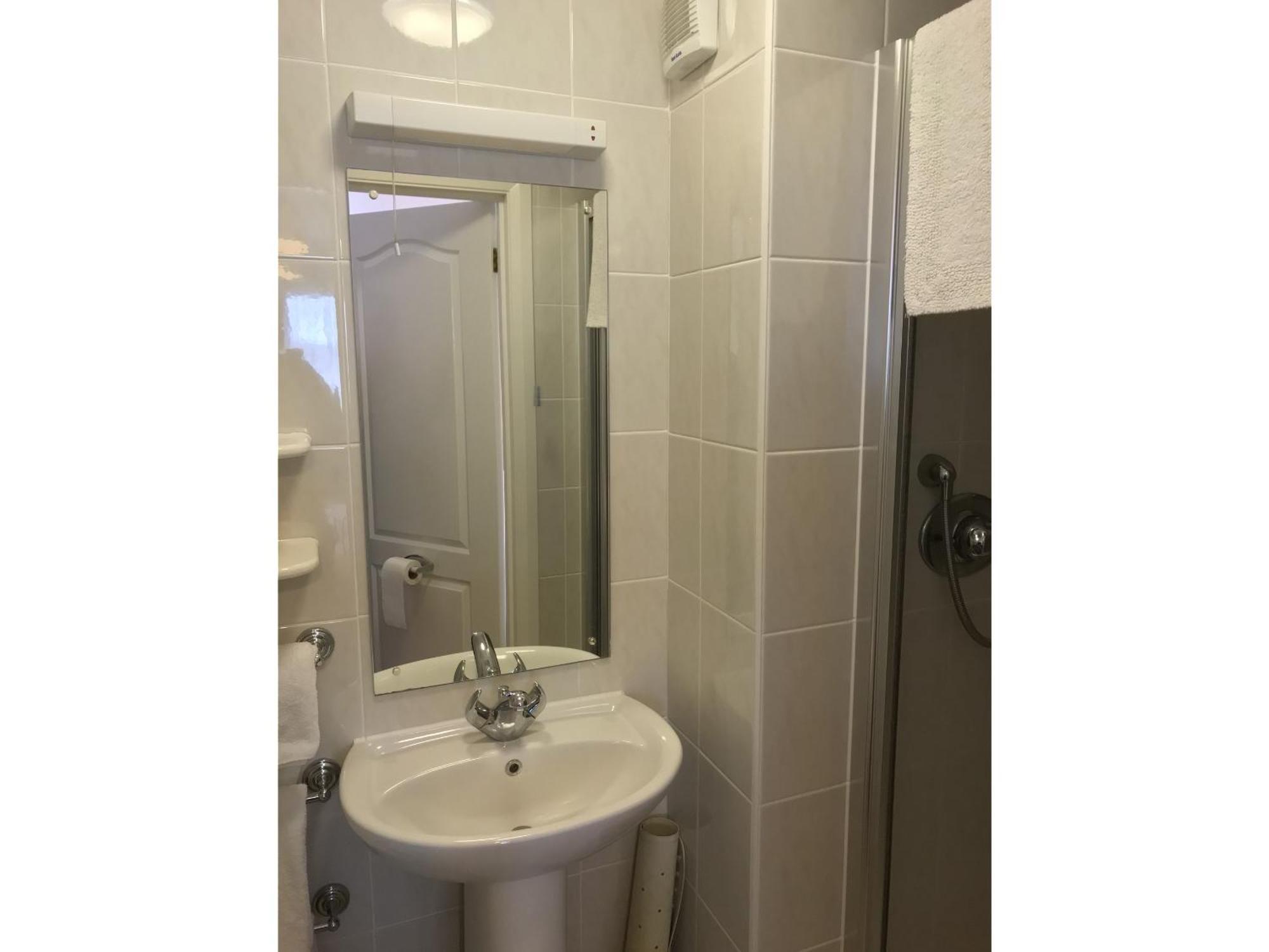 Merton House Worthing Room photo