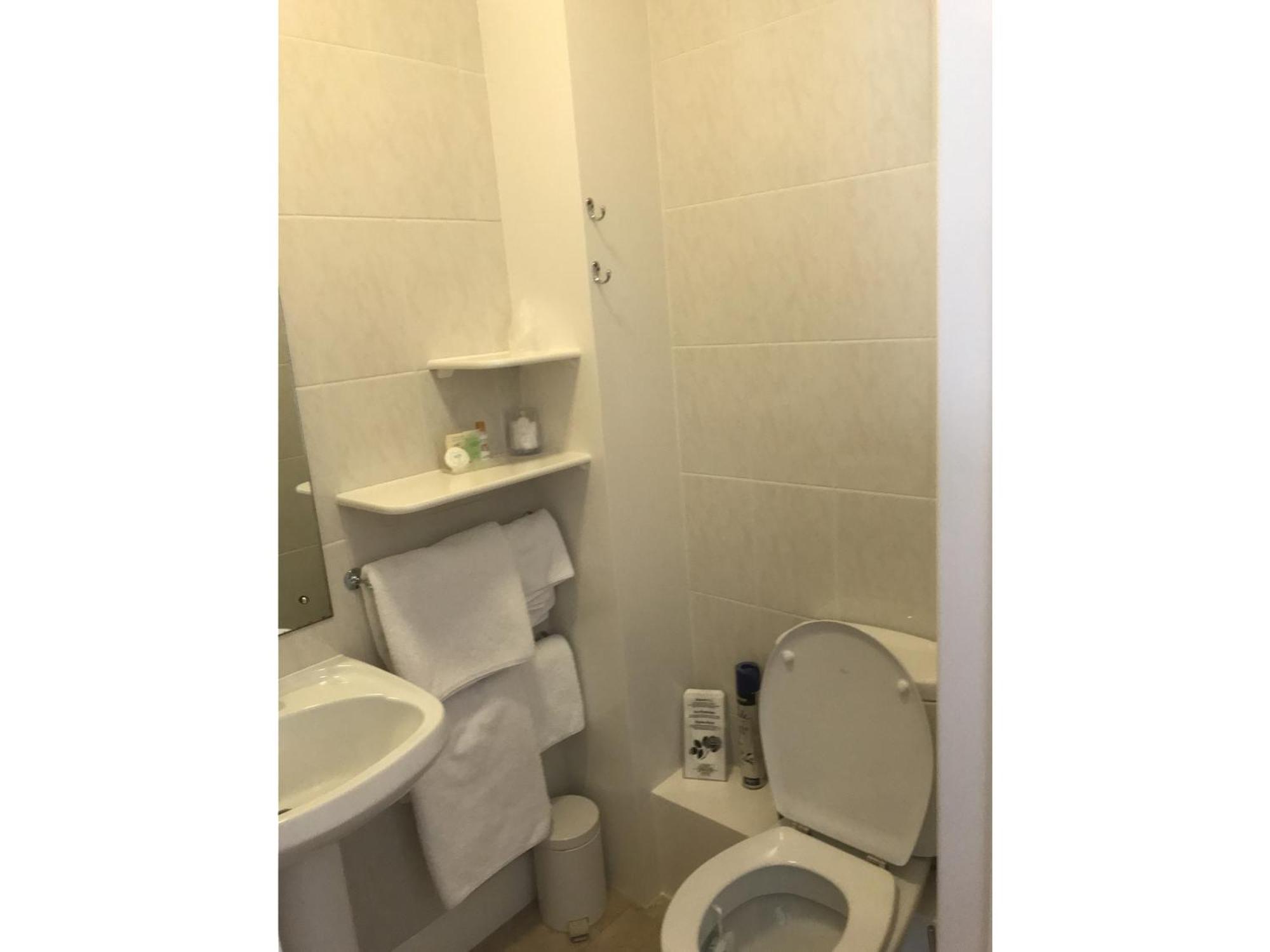 Merton House Worthing Room photo