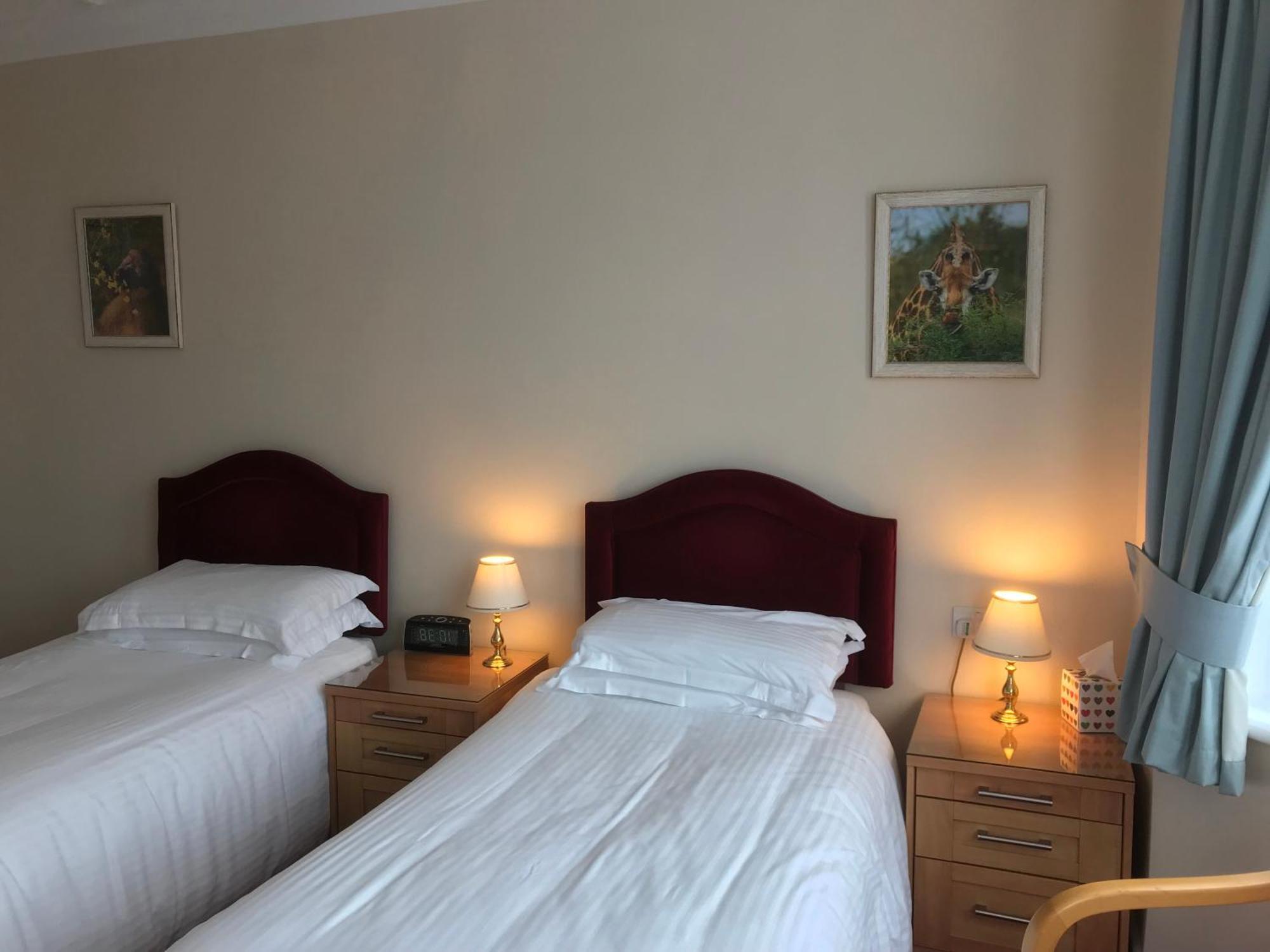 Merton House Worthing Room photo